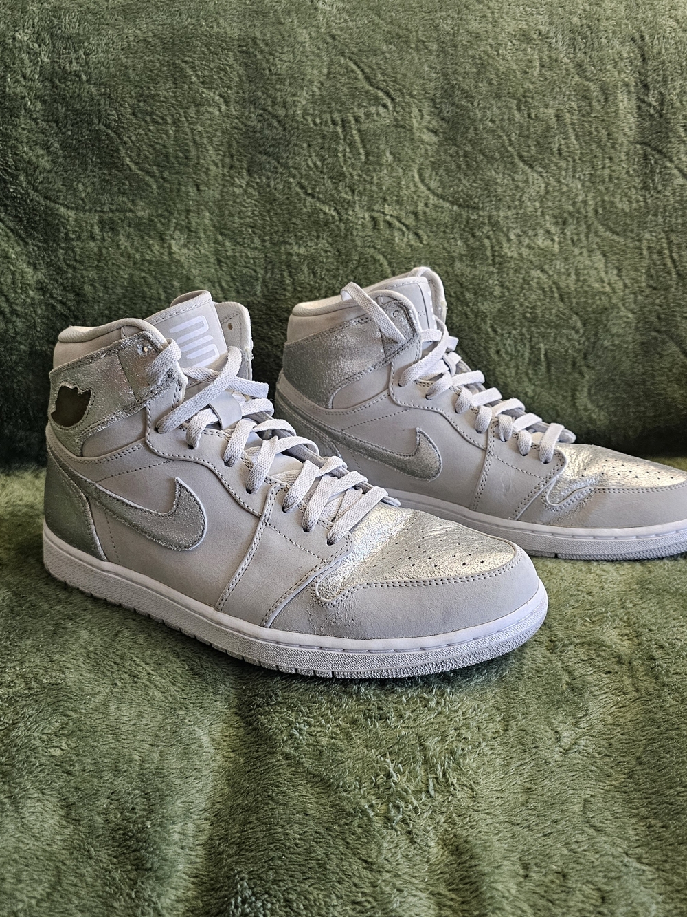 Air Jordan 1 Retro High Silver 25th Anniversary Sneaker Fair Condition